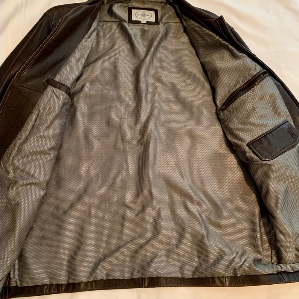 SOLD...Men’s brown leather jacket. - Picture 3 of 3